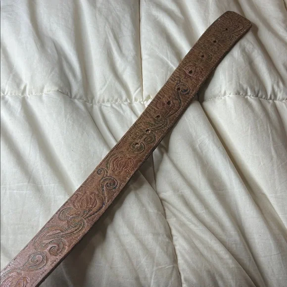 Women’s ~ Rose Pattern Belt ~ Light Brown & Worn ~ Leather XL - Picture 2 of 4